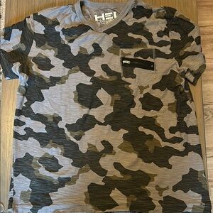 Men’s Large Helix Camo Tee